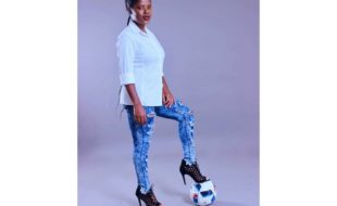 Radio 2000 Sportscaster, Nthabiseng Mamabolo, is excited to be in the Woman in Radio category for this year’s 2020 Momentum gsport Awards which features Metro FM’s Lebohang Motsoeli and MassivMetro #FeminineFirstTouch host, Itumeleng Banda. Photo: Supplied