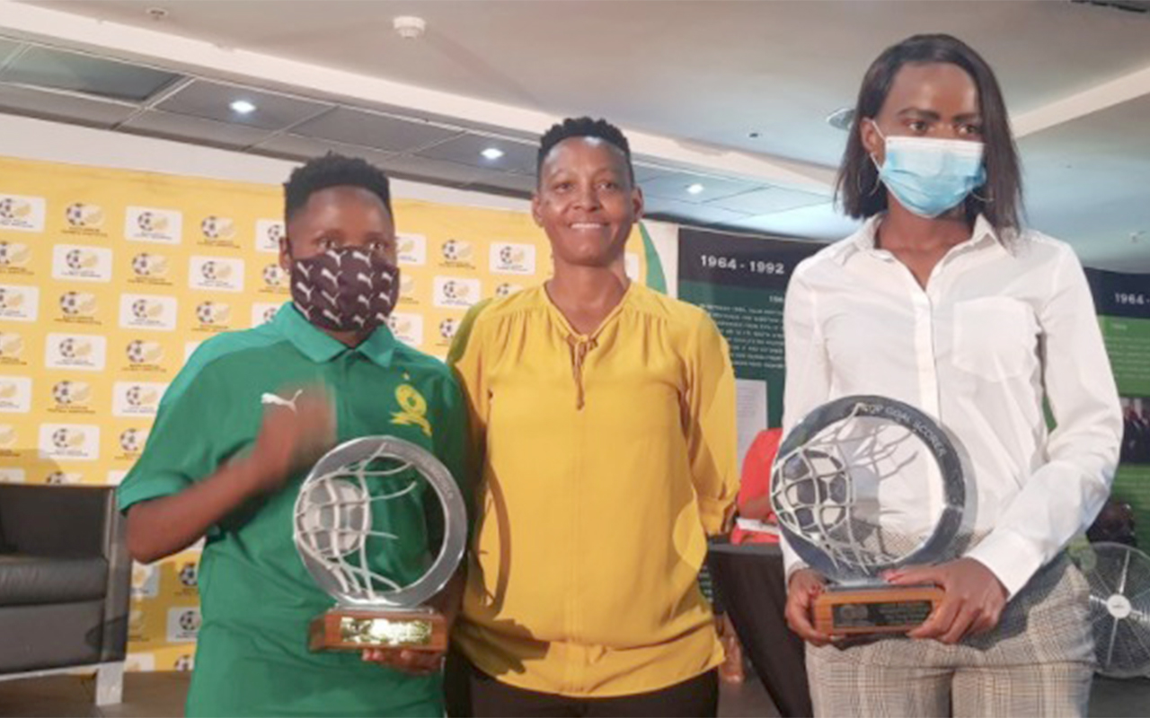 Joint SNWL Top Scorers, Rhoda Mulaudzi and Hildah Magaia pictured with their trophies at SAFA House on Tuesday, 8 December 2020. Photo: SAFA