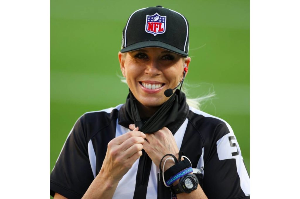 The National Football League made huge strides in equaling the playing field when Sarah Thomas became the first woman to officiate a Super Bowl match on Sunday, 7 February 2021. Photo: Sports Center (Twitter)