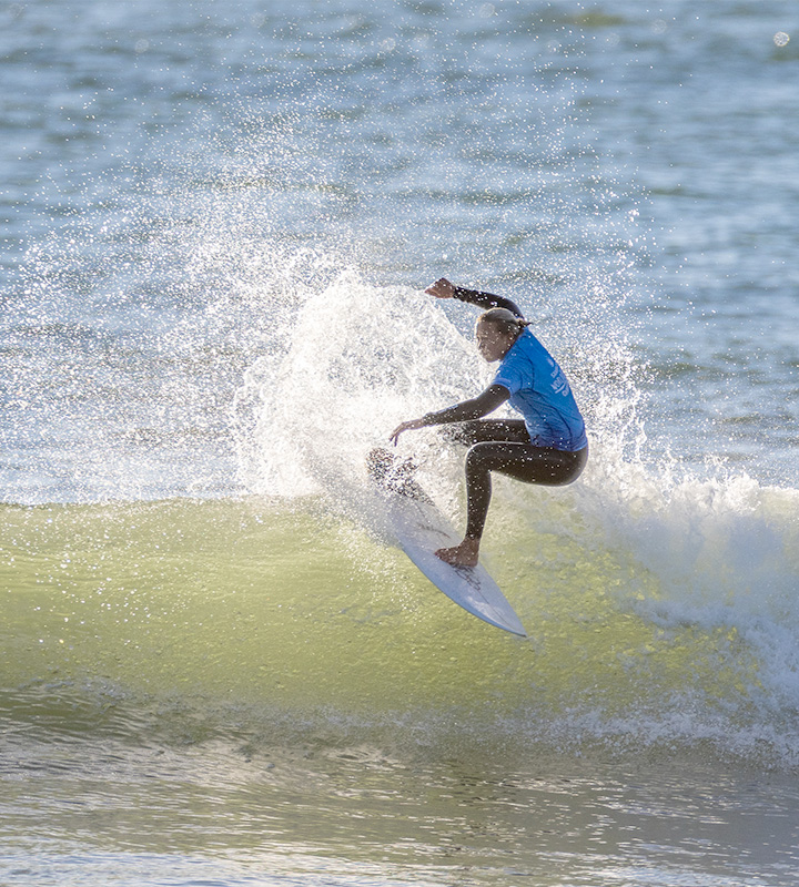 The United States’ Bella Kenworthy lost to compatriot Taila Swindal in the Quarter-Finals round that followed, where she will face Australia’s Sierra Kerr, and compatriot Zoe Benedetto will face Peru’s Sol Aguirre, in the tournament’s semi-finals on the final day of competition at the 2023 Sambazon World Junior Championships, on 12 January, 2024, at San Diego, California. Photo: Kenny Morris/World Surf League