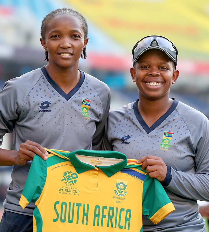 Proteas Women opening bowler Ayabonga Khaka wishes SA keeper Sinalo Jafta on achieving 50 caps T20 in national colours. Photo: Cricket SA