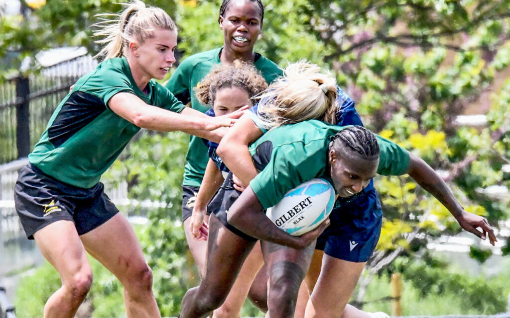 Ayanda Malinga leads the loose ruck with ball possession in the Springbok Women's Sevens’ preparations ahead of their fixtures this weekend. The California dream might be over before it began for the team, but they are still determined to play the hand that was dealt to them this weekend at the HSBC SVNS Play-off tournament at Dignity Health Sports Park in Los Angeles, kicking off against Ireland just before 8pm tomorrow evening. Photo: Gallo Images / SA Rugby