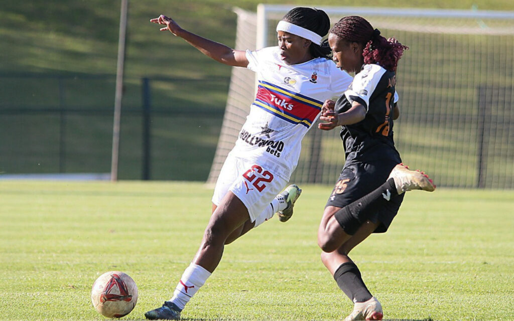 The University of Johannesburg FC’s Adrielle Mibe (right) attempts to upset the University of Pretoria’s Thato Mohlele in their Sunday Hollywoodbets Super League tie. The visitors UJ managed to upset their Gauteng counterparts 2-nil on Sunday, 25 May, 2026. Photo: Tuks