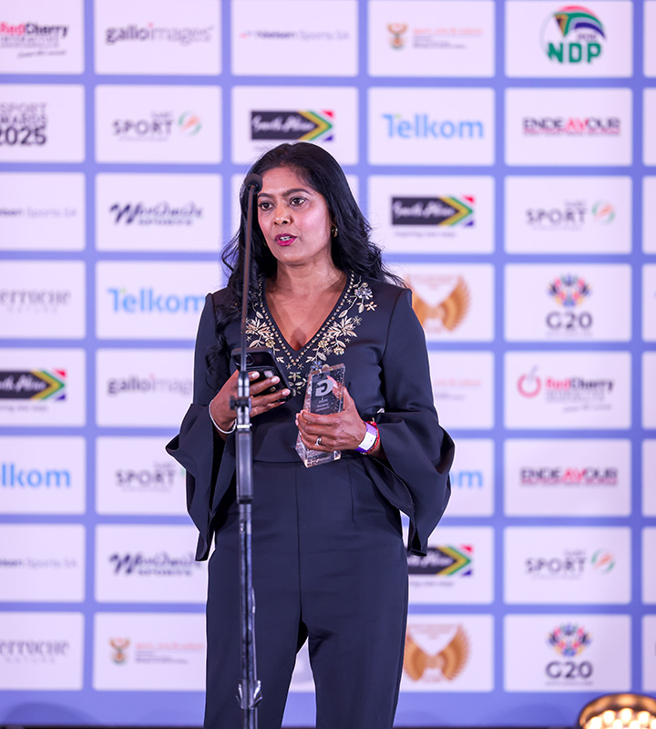 Dillon du Preez Coach of the Year, away at with the Women’s Proteas cricket team in Durban ahead of their Women’s ODI World Cup, was represented by CSA’s Devni Naidoo Ferdi.