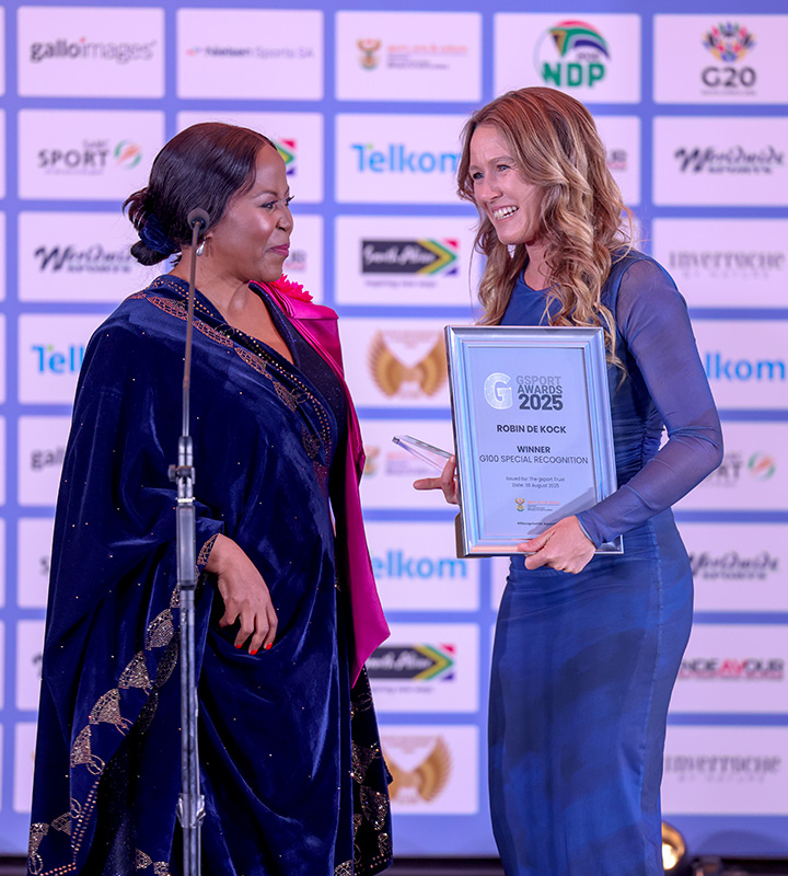 Honoured for his instrumental role in revolutionising surfing in South Africa, former Surfing South Africa administrator Robin de Kock was represented by WSL Africa Director, Tasha Mentasti.