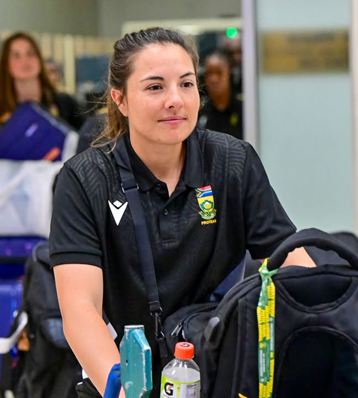 SA allrounder Suné Luus and the South African women arrive in Colombo, Sri Lanka, for two final warmup matches on Tuesday. Photo: SLC