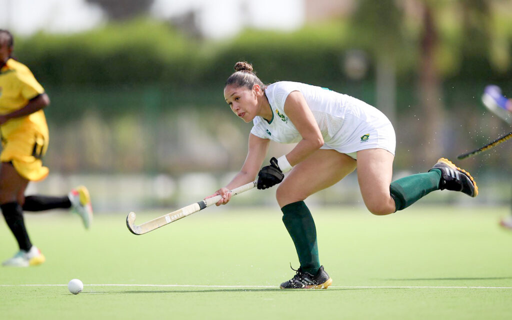 Newly in the senior team, Caylin Maree pictured playing the ball through to South Africa’s attack with confidence.