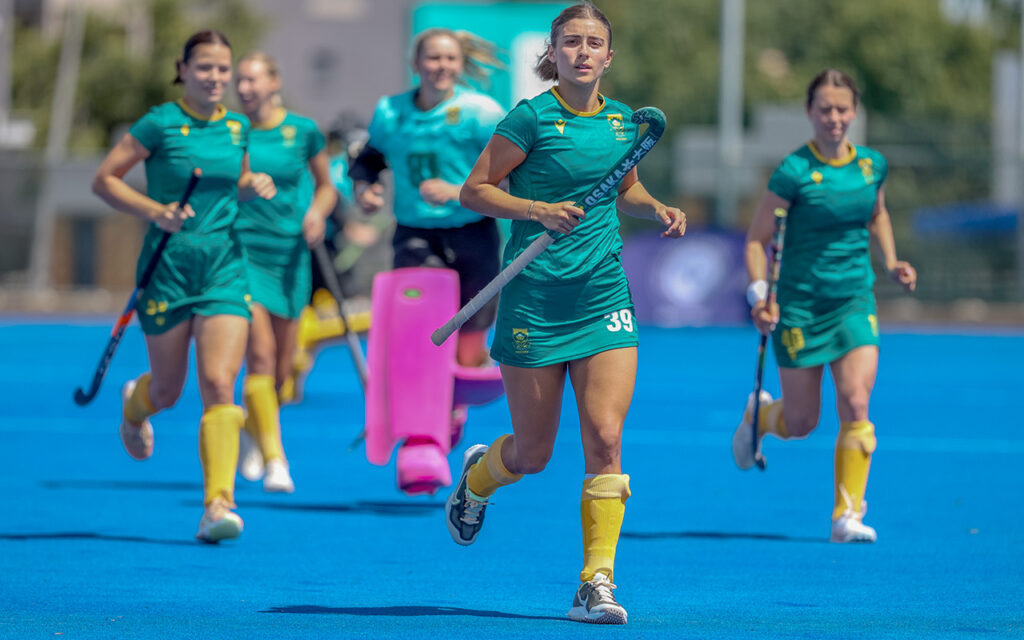 Danielle de Oliveira in the foreground as South Africa took to the field for their third of five Test matches against Canada. Hosts South Africa recorded a 2-nil win at the Hoërskool Menlopark in Pretoria, Gauteng, on Sunday, 11 January 2026. All Photos: SA Hockey / Charmaine Botes Visser