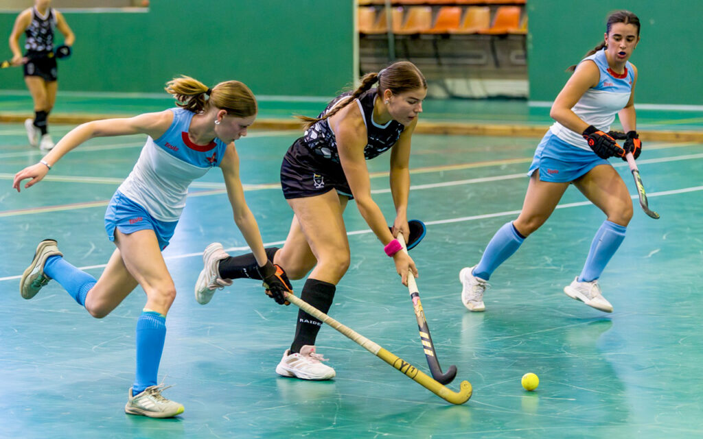 WP Peninsula beat KZN Raiders and KZN Inland on Thursday to qualify for the 2026 SA Indoor Hockey IPT semi-finals, where they will meet Northern Blues in their pursuit of the prestigious Women's A Section title in eThekwini on Thursday, 26 February 2026. All Photos: Ray Chaplin