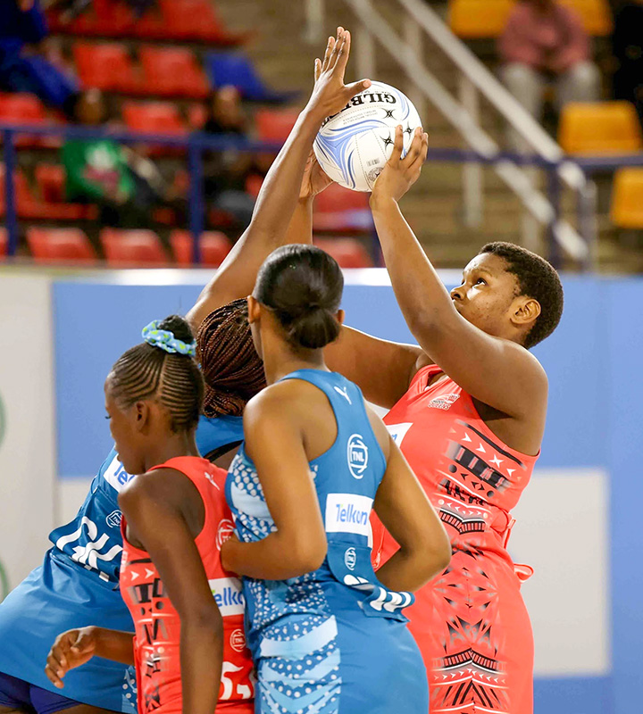 he Kingdom Queens took the Division 2 silver medal after a narow defeat to the Western Cape Tornados in Pretoria on Sunday.