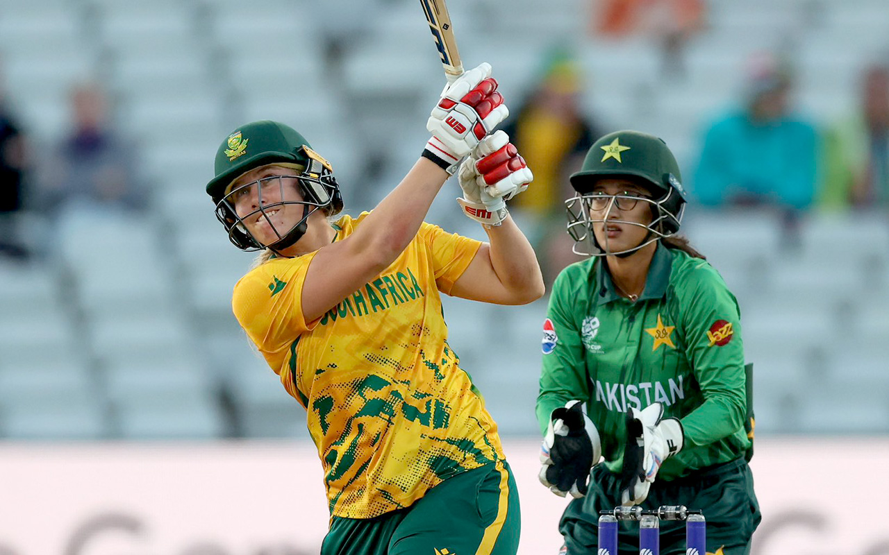 Annerie Dercksen Half-Century Earns Proteas Women First World Cup Points