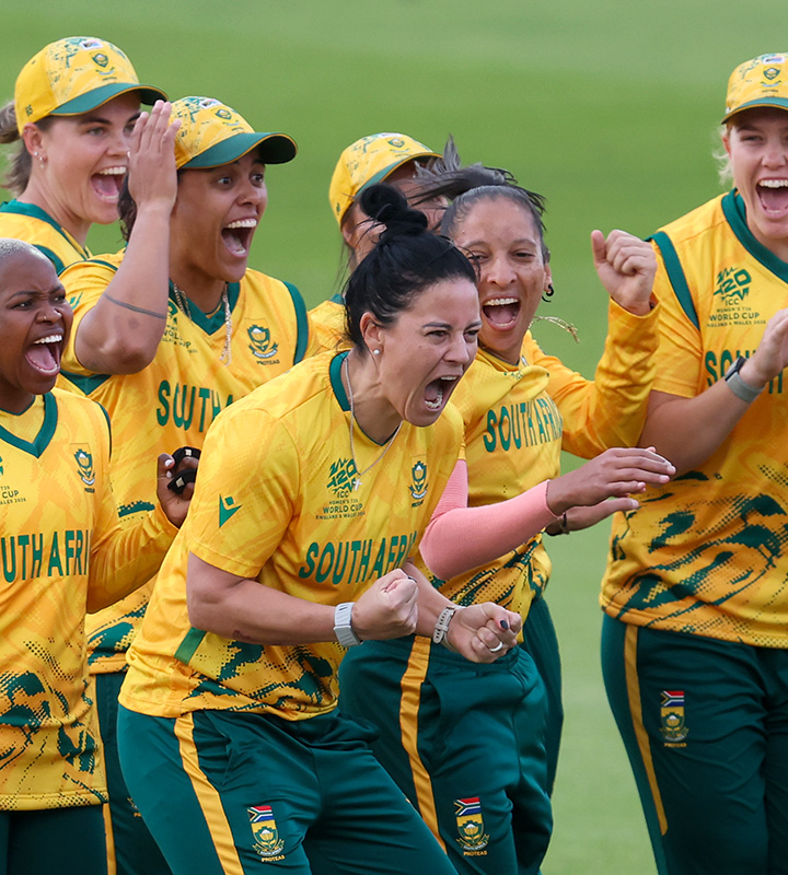 Marizanne Kapp celebrates a crucial wicket against Pakistan, leading the team’s bowling with a haul of three wickets for 24 runs.