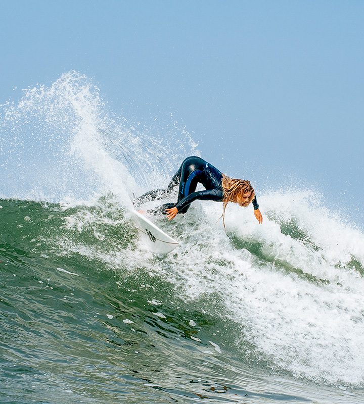 Runner-up in 2025, Zoë Steyn advanced to the semifinals, where she meets France's Sarah Leiceaga, the lone overseas surfer remaining.
