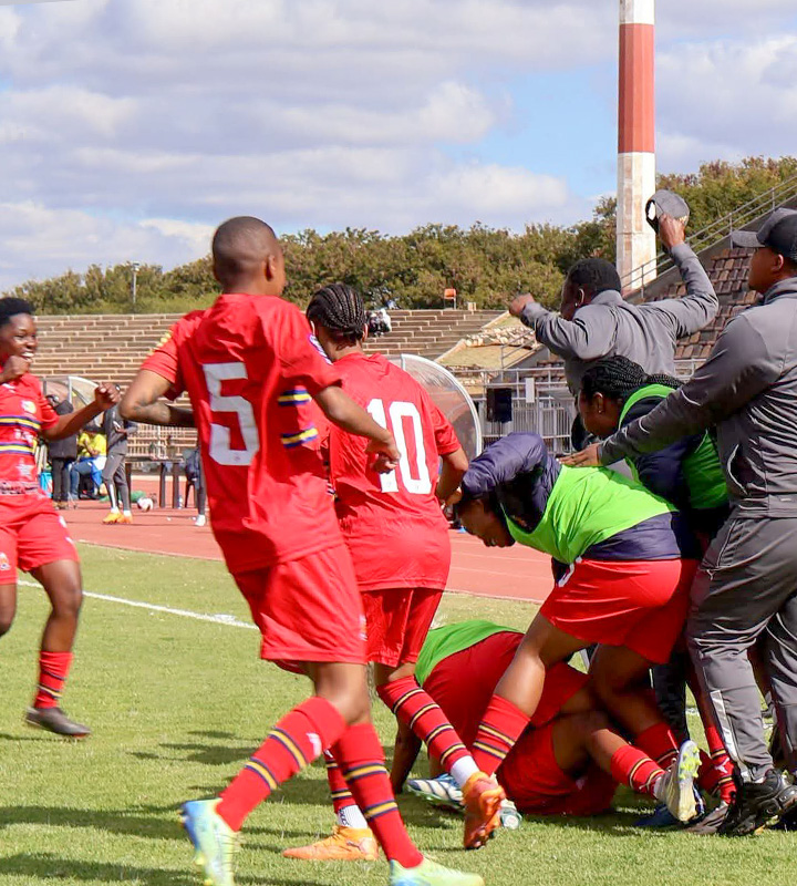 Siyamthanda Qashani and Pulane Moloi struck as the University of Pretoria beat the University of the Western Cape 2-0 in Polokwane.