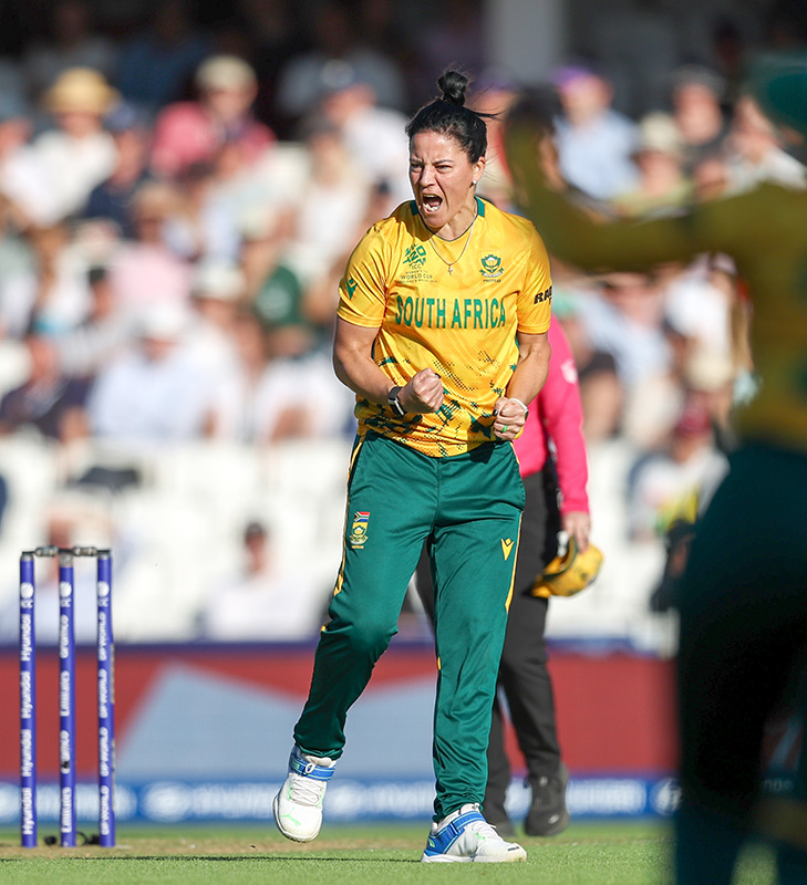 Marizanne Kapp struck with the wicket of England opener Danni Wyatt-Hodge as the Proteas Women bowled against England in the semi-final.