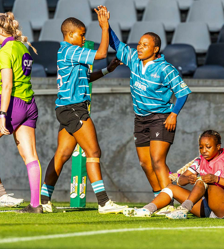 Jennielee van Nel captained the Avbob Griquas Women to their first title with two tries in the 31-25 win over the Pumas in Nelspruit.