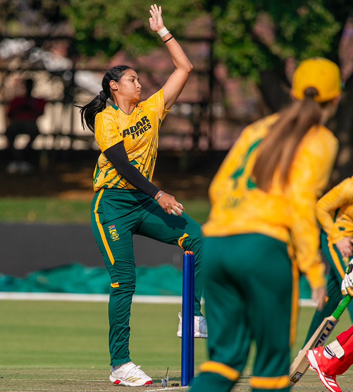 Caitlin Wyngaard bowled Lorraine Pemhiwa for a maiden international wicket, then bowled Michelle Mavunga to finish with two for 15.