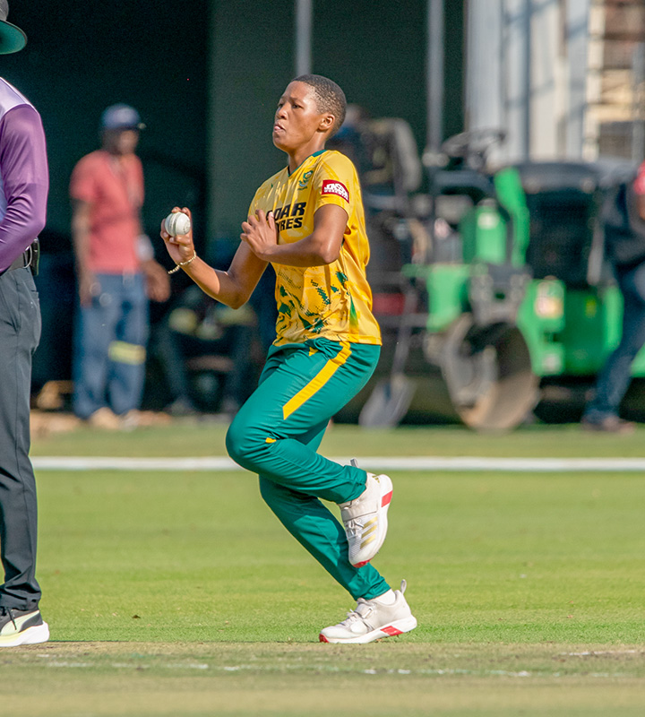 Ayanda Hlubi returned a career-best three for 24, including two wickets with consecutive deliveries in the 15th over.