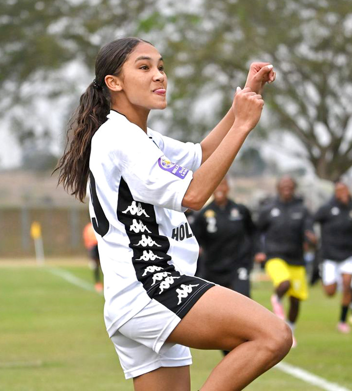 University of Fort Hare’s Player of the Match Kesha Hendricks scored a brace to inspire a 2-1 victory over Ezemvelo Women's FC. Photo: SAFA